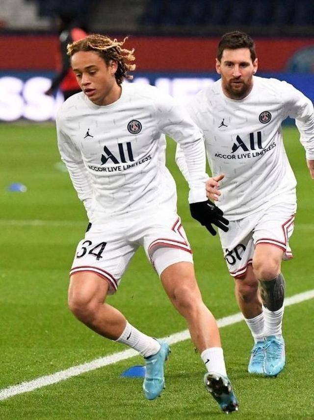 爱游戏体育 -赛地聚焦:荷甲今晨热度飙升;俄克拉荷马雷霆止住颓势;令人意外;细节决定成败(昨晚巴黎圣日耳曼vs曼联比赛结果)