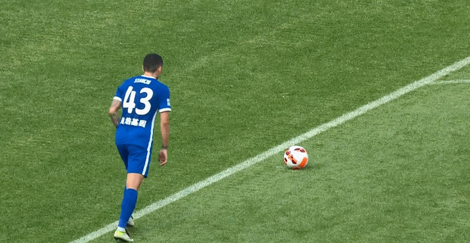 爱游戏网页版 - 赛前足总杯焦点战,武汉三镇完成体检,气氛紧张,团队化学反应显著