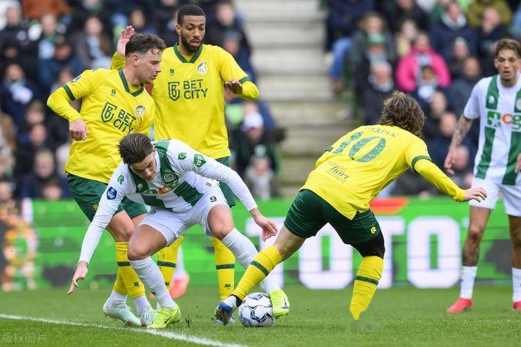 爱游戏登录 - 今晚荷甲焦点战，西汉姆遗憾出局，球迷炸锅，阵容厚度经受考验